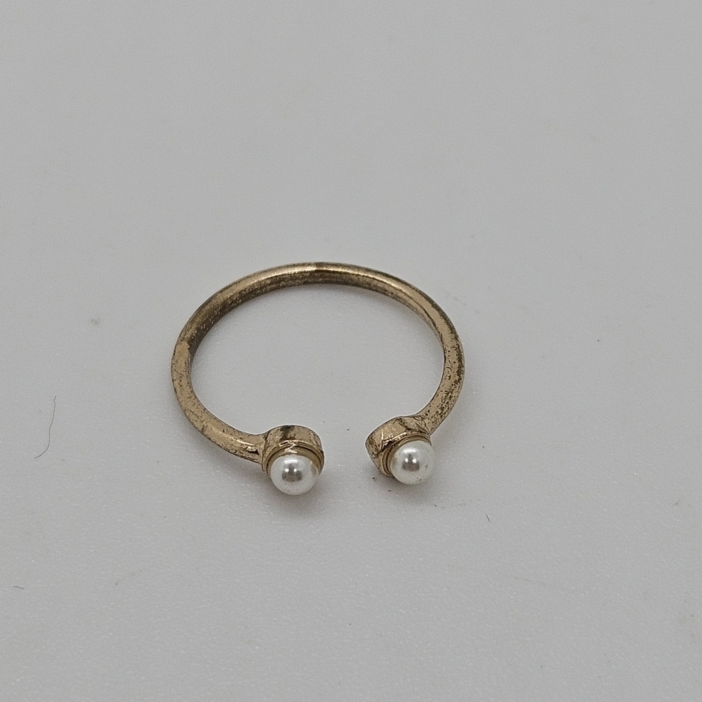 gold tone ear cuff with faux pearls